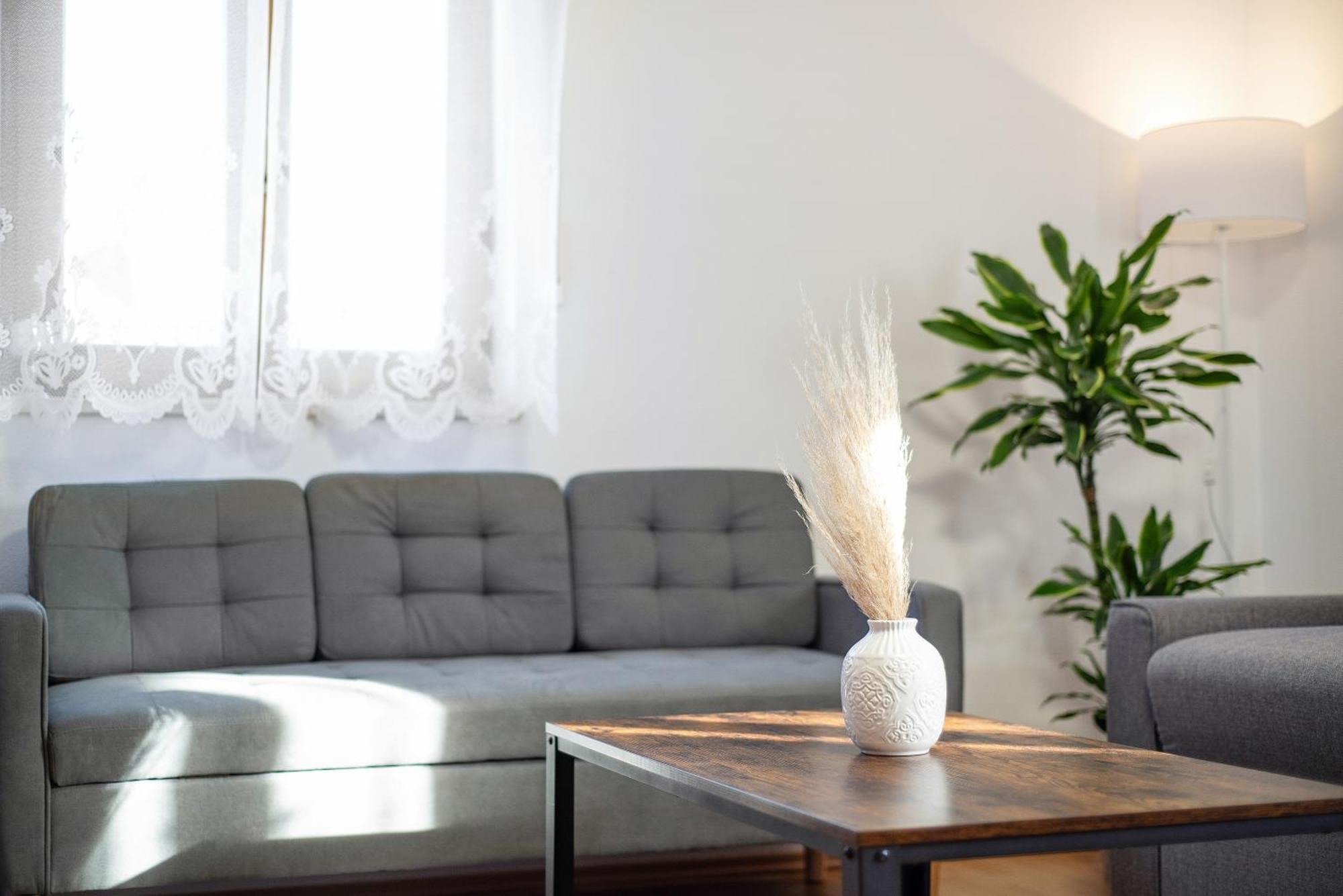 Fewo-Lavees Moderne Zentrale Fewo Nahe Omv Wacker Kliniken Burg -Eigener Eingang-Schluesselloser Check In 布格豪森 外观 照片